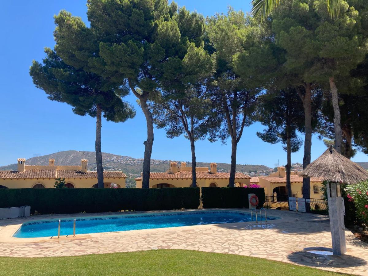 Apartamento con terraza en complejo con 2 piscinas Apartamento Moraira Exterior foto